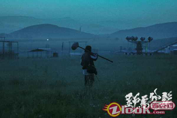 魏书钧导演《野马分鬃》发布国际版海报 载誉戛纳勇闯釜山