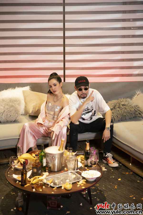 江静推新专辑《挺好的 江静》成「本色音乐」团宠