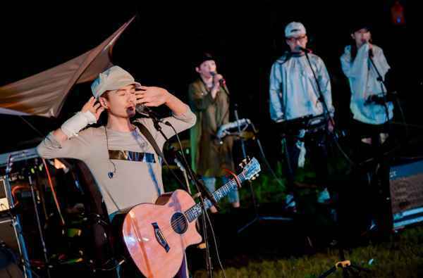 朴树携手四位音乐人在云上草原唱响天籁之音