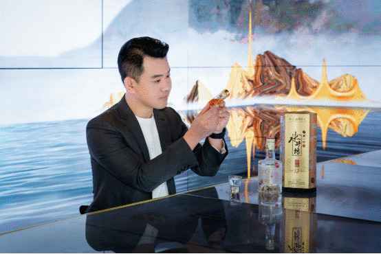 从盐城到苏州,回顾水井坊井礼的“爆红”之路