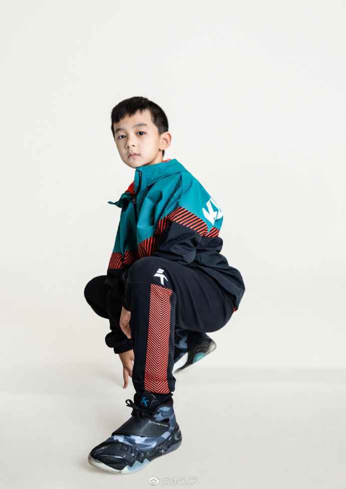 秋天的第一双篮球鞋怎么选?“凌霄”徐崴罗都pick安踏儿童鞋