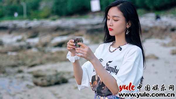 《完美的夏天》吴宣仪张晓龙“种珊瑚” 拍摄短视频呼吁环保