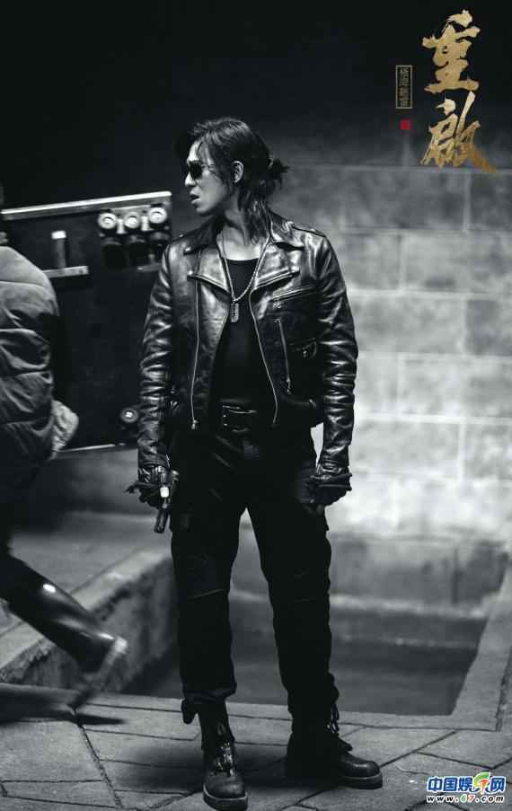 陈楚河《重启2》热播中 黑眼镜智勇双全带队脱险