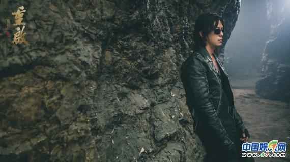 陈楚河《重启2》热播中 黑眼镜智勇双全带队脱险