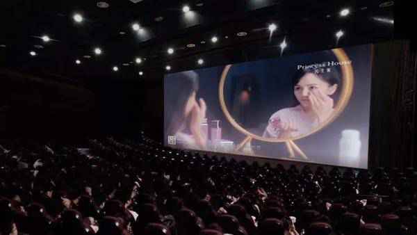 “双节”来临，和公主家相约影院大片《我和我的家乡》