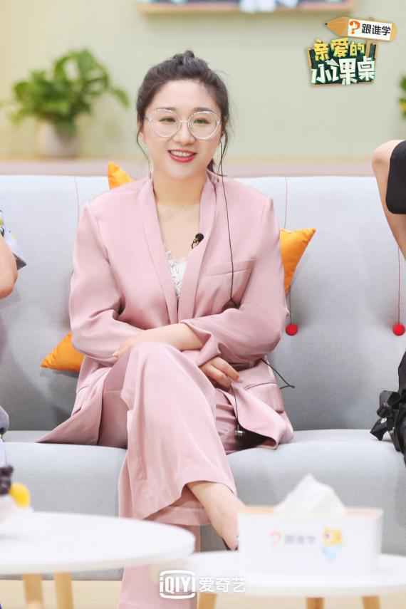 《亲爱的小课桌》戳心时刻 傅首尔谈隔代亲情当场落泪