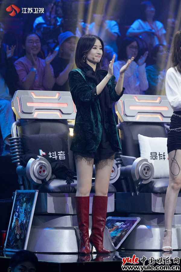 宇宙不重启,《蒙面舞王》不休息,八天长假我陪你!