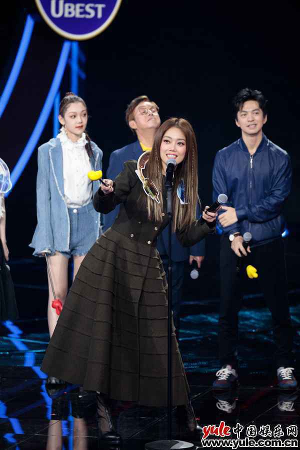 东方卫视《我们的歌》第二季举办开播发布会 李健成功追星谭咏麟