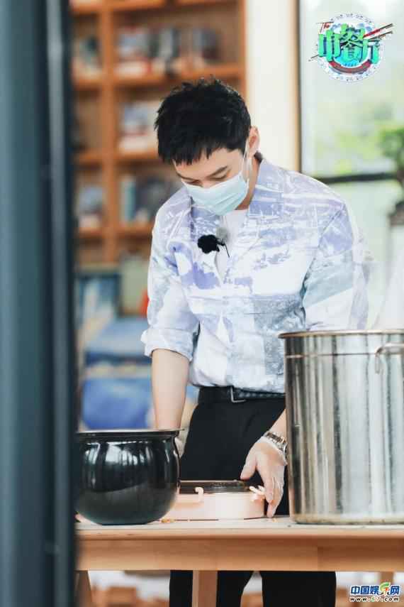 黄晓明《中餐厅》温情收官 爆笑“吐槽”精彩不断