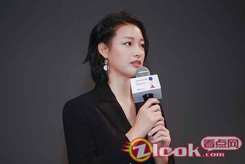 《不期而遇的夏天》平遥首映 郎月婷黑衣飒爽亮相