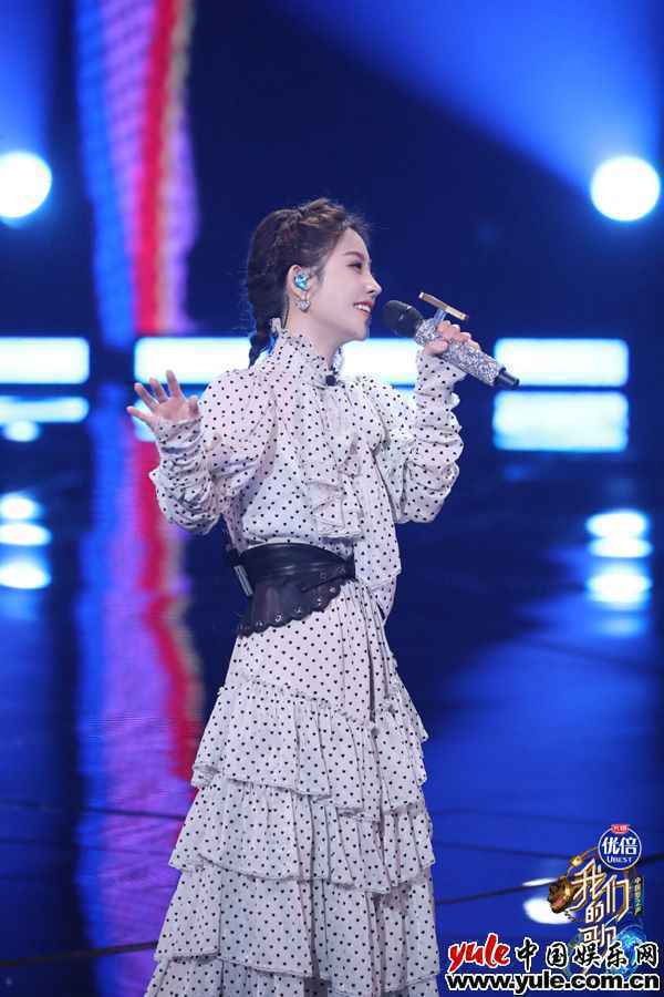 冯提莫《我们的歌2》大展实力 引全场跟唱