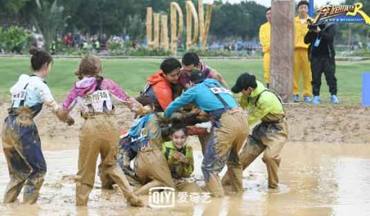 爱奇艺《奔跑吧》最烧脑堪比“破冰”魏璎珞“大猪蹄子”同框