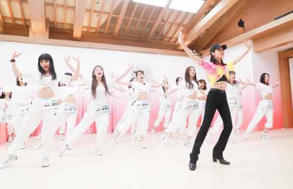 宋茜创3女团舞教学开课 化身严格教练温柔暖心指导