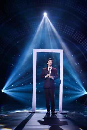 东方卫视《我们的歌》阿云嘎周深同台“互怼” 费玉清李克勤秀舞姿