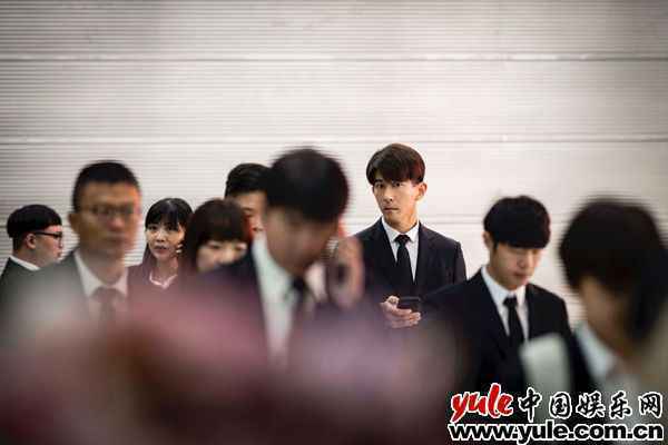 「亚洲唱作天王」林俊杰《幸存者》MV上线，剧情横跨25年展现末日电影感