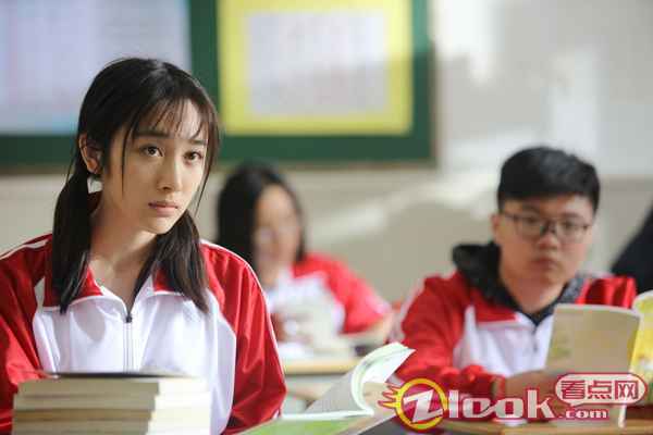 《爱情呼叫等待》定档11月11日 年度轻松解压喜剧献映双十一