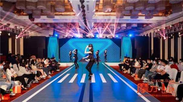 摩力.出色 摩登本色服务商签约暨春夏新品见面会圆满落幕