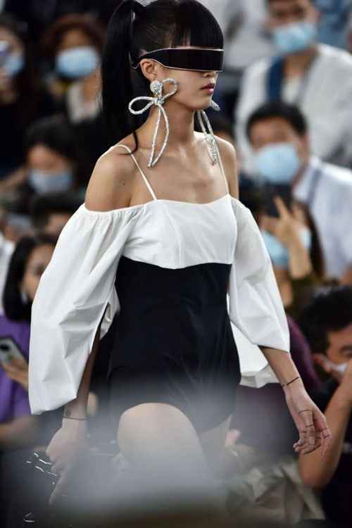 S/S 2021深圳时装周:朗黛国际 | 聚澎湃之活力,启新出发