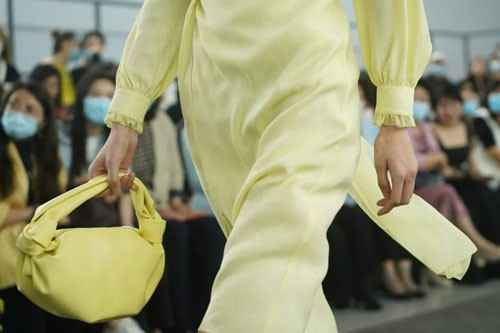 S/S 2021深圳时装周:朗黛国际 | 聚澎湃之活力,启新出发