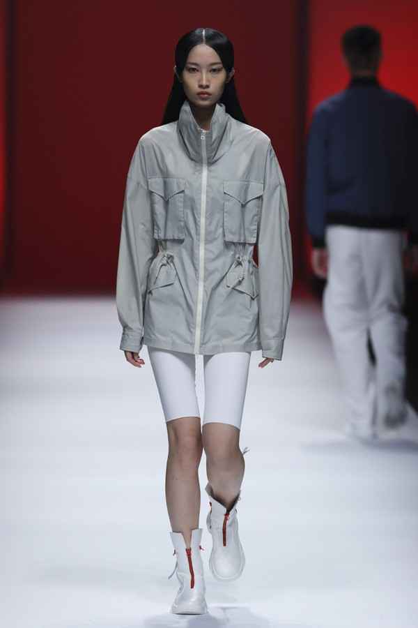 From Sky To Space 飞向太空