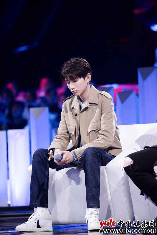 王源加入《我们的歌》B组挑战 《可乐》、《红豆》温柔声线代入感十足