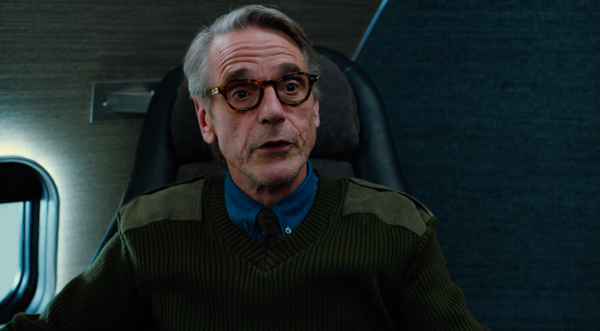 杰瑞米艾恩斯-乔治麦凯-杰尼斯纽沃纳主演Netflix二战惊悚片《慕尼黑》