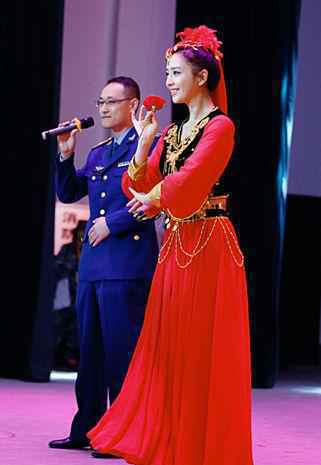 佟丽的娅新疆舞福利大放送 超治愈系励志“暖心丫”