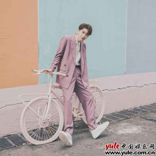 费启鸣全新演绎经典歌曲《我要找到你》 清澈温柔声线诠释少年心事