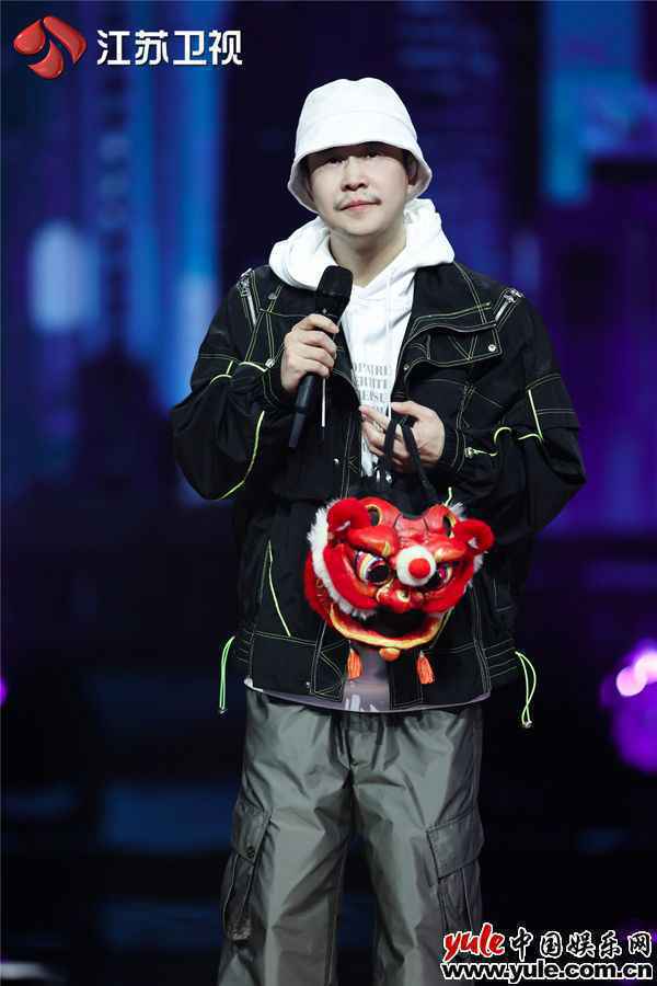 小沈阳王子异惊喜揭面 “蒙面军师”“星际少女”安利伪装小妙招