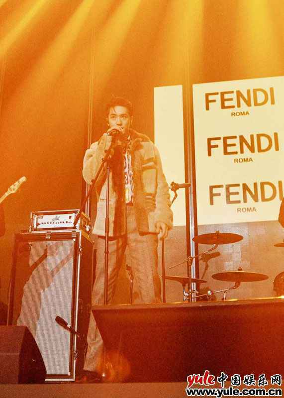 许魏洲上海出席品牌活动 靓仔出街港风十足