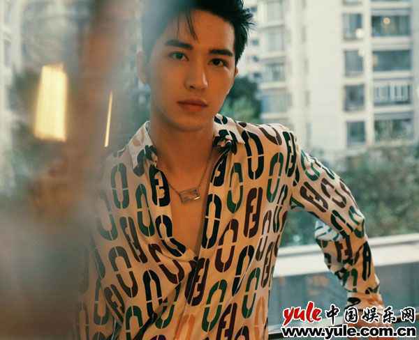 许魏洲上海出席品牌活动 靓仔出街港风十足