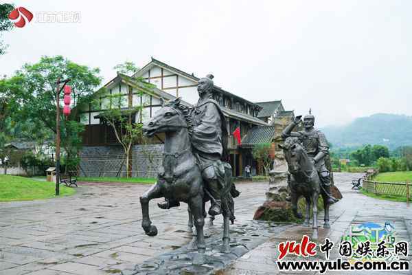 尧坝古镇 白举纲体验泸州传统工艺 《从长江的尽头回家》关注长江非遗文化传承