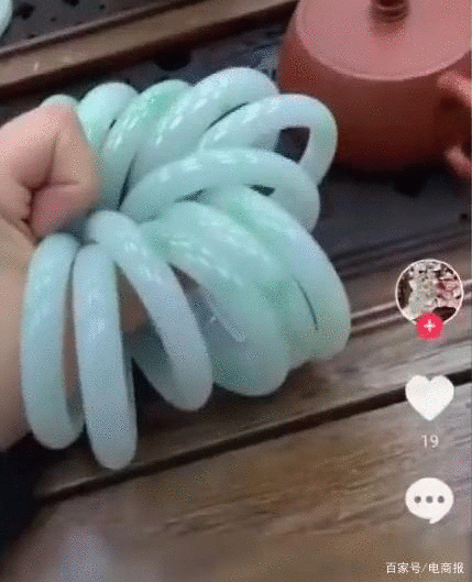 进博会千万级带货明星裙子姐姐 堪称珠宝直播的女版李佳琦