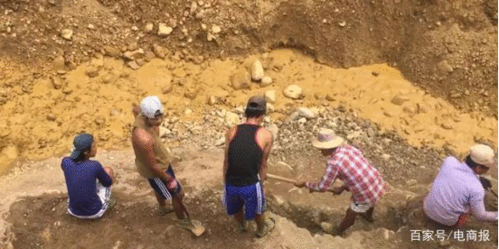 进博会千万级带货明星裙子姐姐 堪称珠宝直播的女版李佳琦