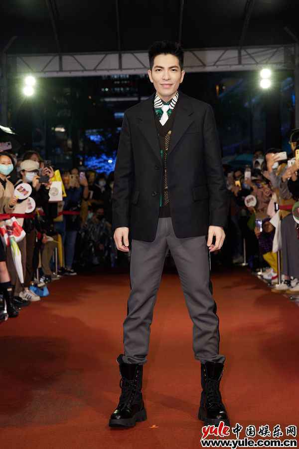 1 萧敬腾正式宣布2020年底跨足全新领域,展开全新「神秘企划」《萧房车》节目