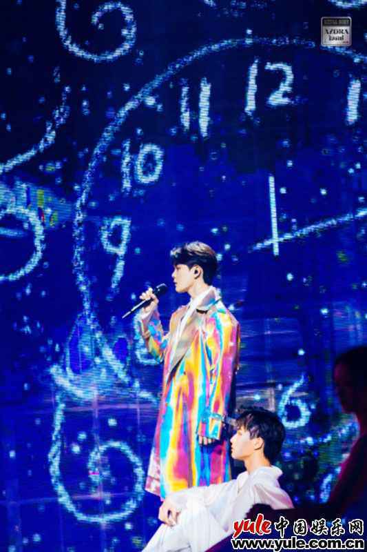 尤长靖演绎超燃舞台《启》 超长高音实力不凡