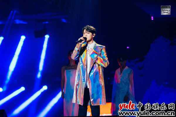 尤长靖演绎超燃舞台《启》 超长高音实力不凡