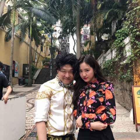 PSY x 孙娜恩的经典作！〈New Face〉MV 观看次数破两亿