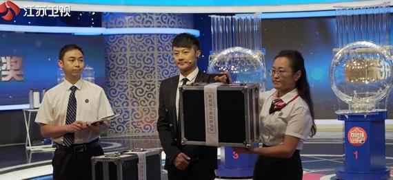 江苏卫视《为幸福喝彩》即将开播 解锁幸福的温暖真谛