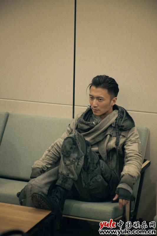 谢霆锋发文告别《中国好声音》,祝福学员“总有一天梦会发光”!