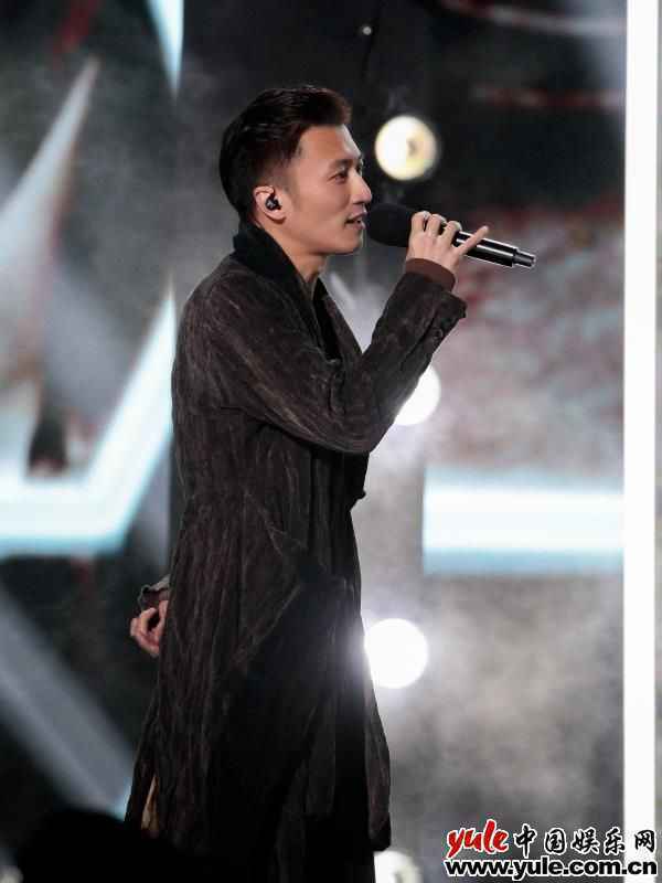 谢霆锋发文告别《中国好声音》,祝福学员“总有一天梦会发光”!