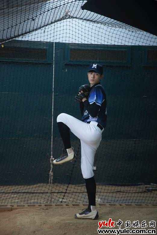 「新世代影歌双栖小天王」连晨翔2020年全新迷你专辑《百分百》将于11/27正式发行