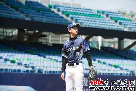 「新世代影歌双栖小天王」连晨翔2020年全新迷你专辑《百分百》将于11/27正式发行