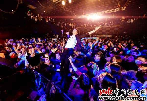 果味VC新专辑首唱会燃爆京城 浪漫不止步履未停