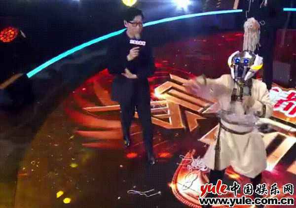 《蒙面唱将猜猜猜》给自己点了一首《我怎么这么好看》