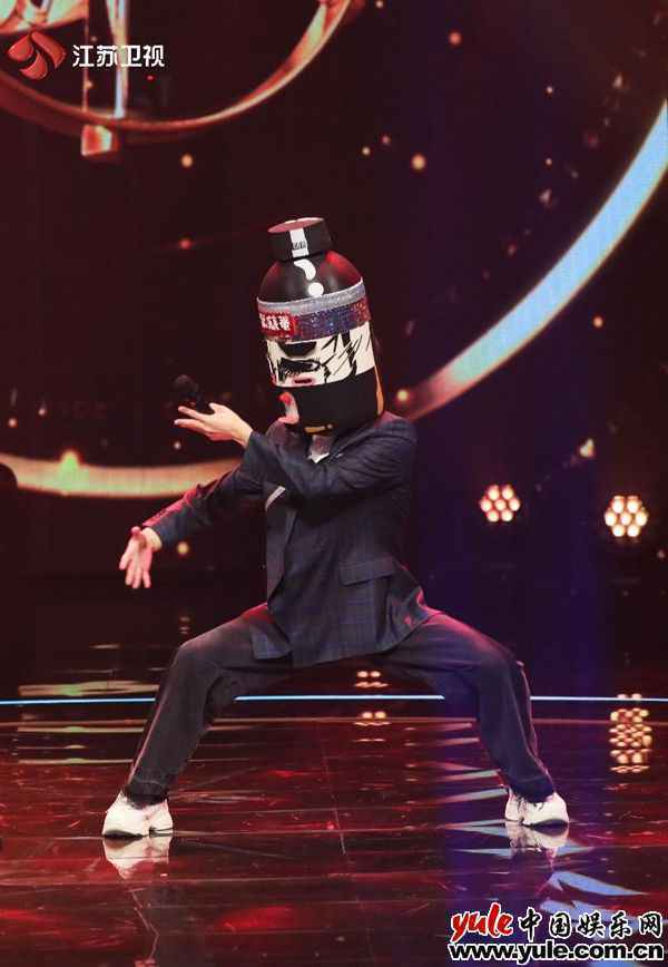 《蒙面唱将猜猜猜》给自己点了一首《我怎么这么好看》