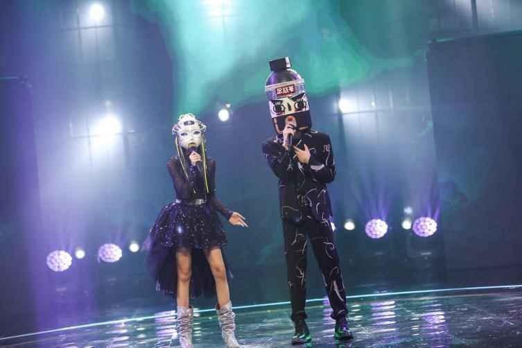 隔壁老樊《蒙面唱将》面具都挡不住的魅力,一开口就藏不住了