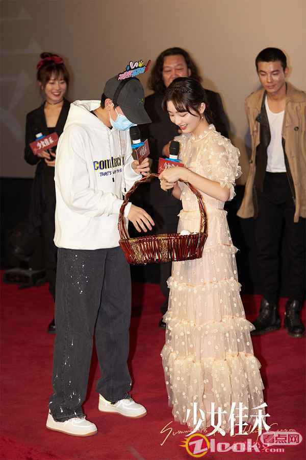 电影《少女佳禾》首映好评如潮 邓恩熙胡先煦“神仙兄妹情”惹人羡