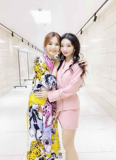 Ella 亮相《嗨唱转起来》收官夜 新年首唱引爆合作舞台