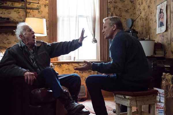 6b7c5633ly1gg239oume3j21900u0wkd 维果莫腾森导演处女作《坠落》北美定档明年2月5日 院线+视频点映同步